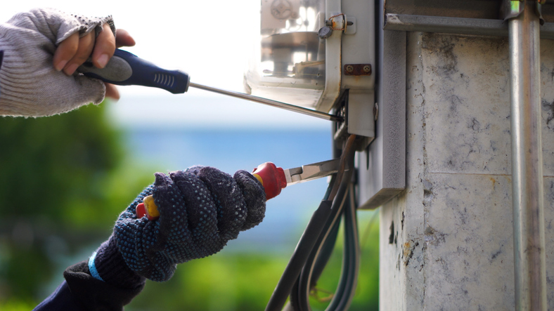 Emergency Electrical Service Upgrade That Reduces Downtime Risks