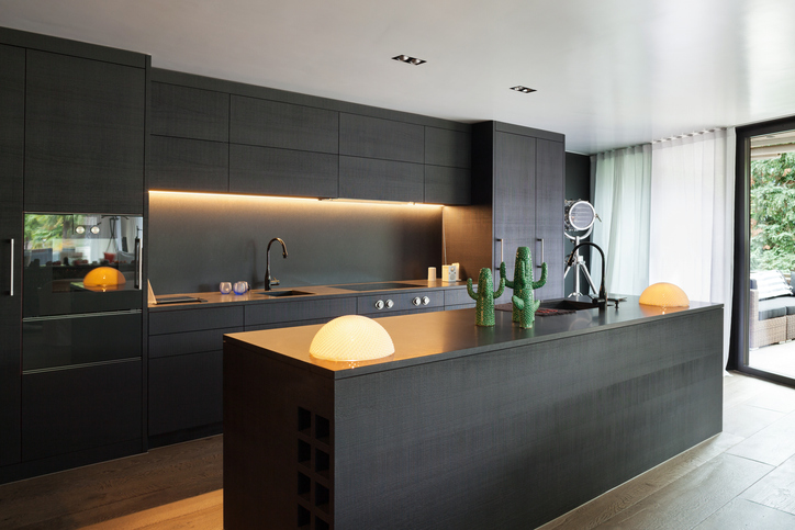 How Wireless Under-Cabinet Lighting Adds Functionality and Beauty