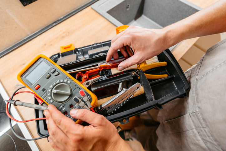 Top Signs You Need an Electrician Right Now